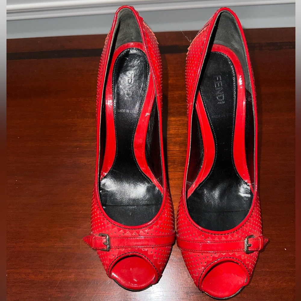 FENDI, RED, BRAIDED CALFSKIN, WOMEN’S ITALIAN- MADE PEEP-TOE PUMPS       Size: